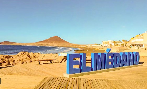 Playa El Médano - Best Swimmable Beaches in Los Cabos 