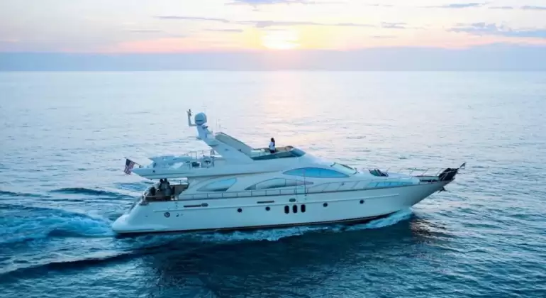 Luxury Azimut 80 Yacht Charter in San José del Cabo