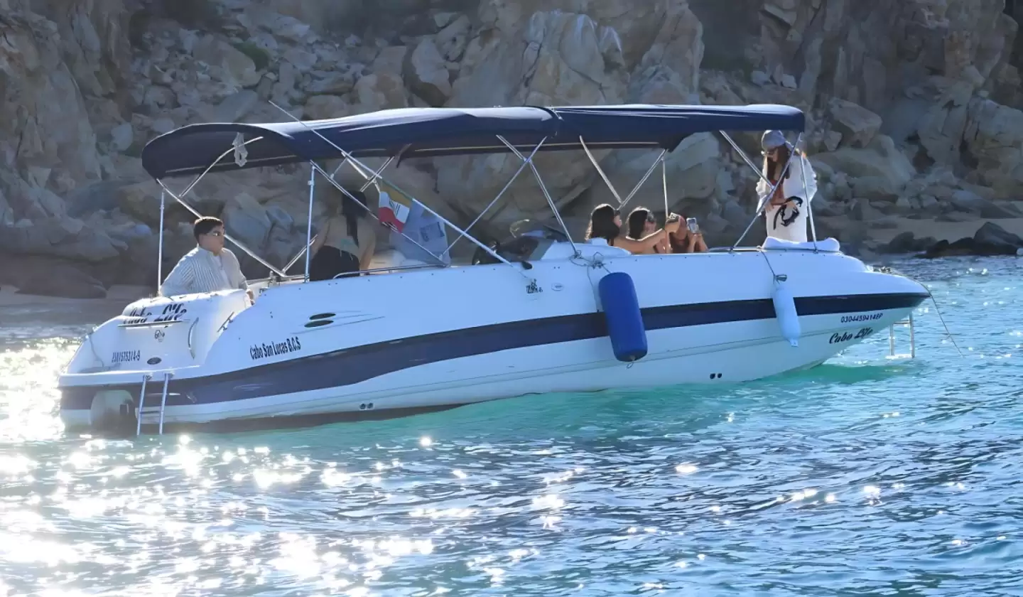 Private 28ft Yacht Charter with Snorkeling in Cabo San Lucas