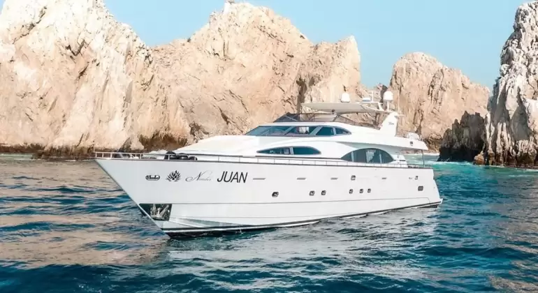 Azimut 100 Jumbo – 98 ft Luxury Yacht Rental in Cabo San Lucas
