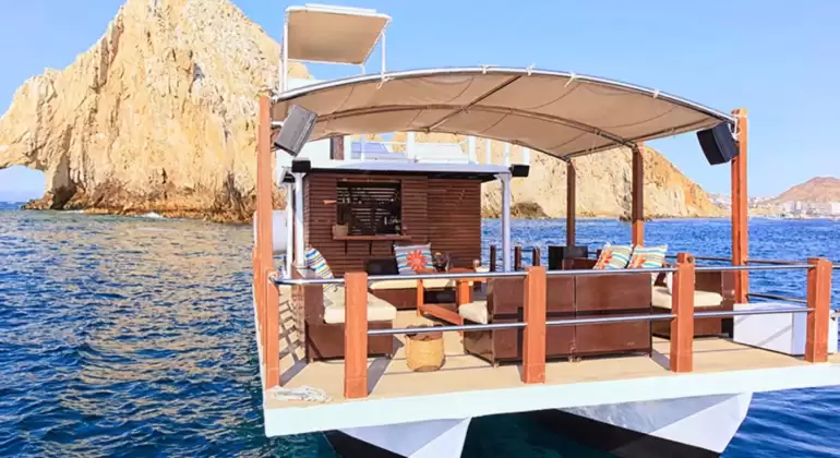 Barta Catamaran – 36 ft Motorboat Rental in Cabo San Lucas