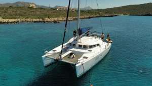 Catamaran vs. Sailboat: Which Is Better for Your Los Cabos Getaway? - Los Cabos Boat Rentals