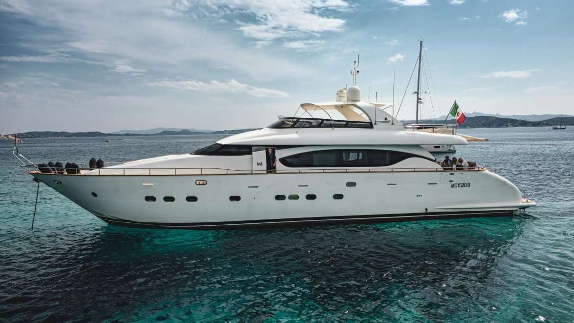 Business Retreat Yacht Experience in Los Cabos for Executive Team Escapes