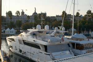 Difference Between a Yacht and a Boat in Los Cabos Choosing the Right Luxury Experience - Los Cabos Boat Rentals