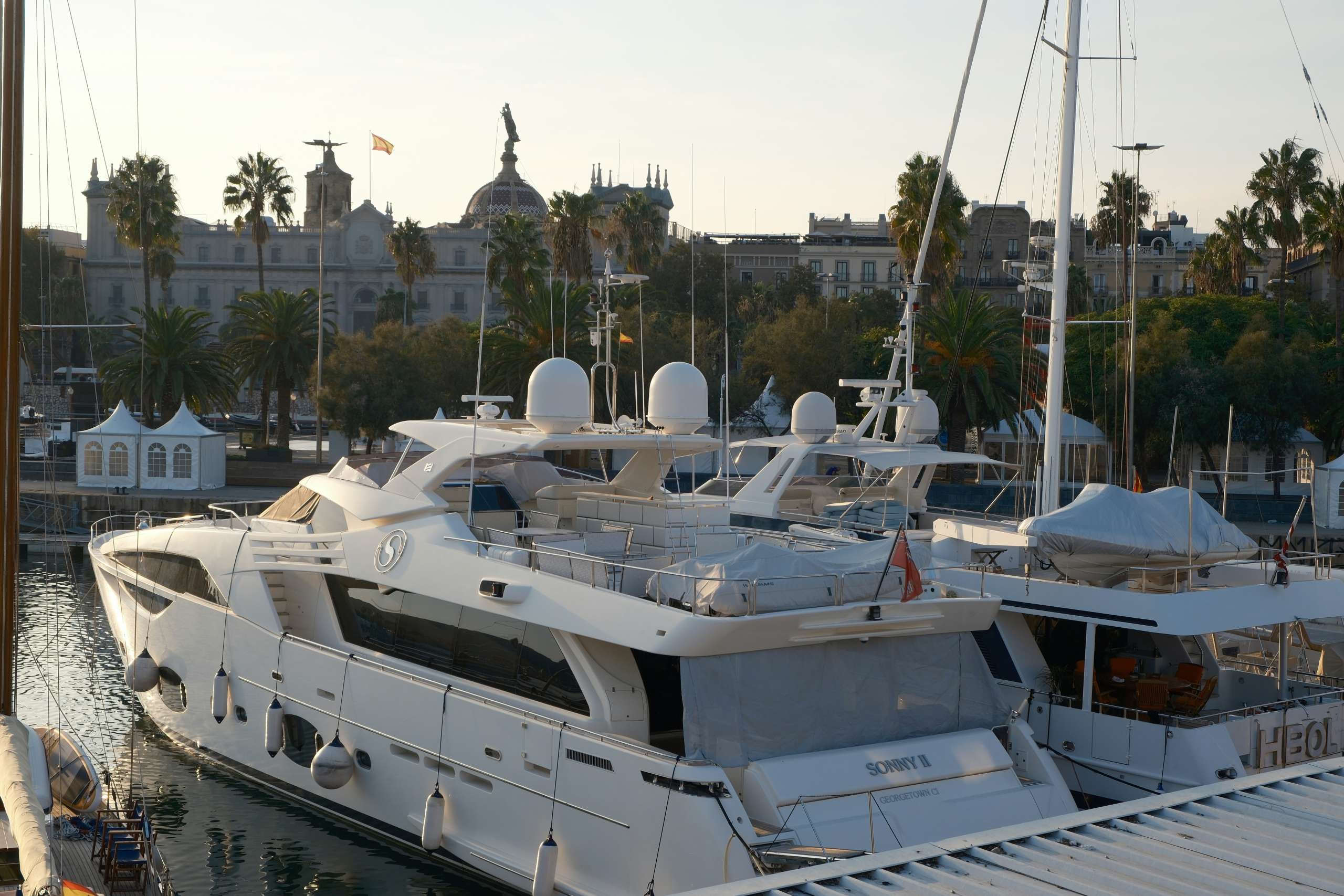 Basic Vessel Difference Between a Yacht and a Boat in Los Cabos